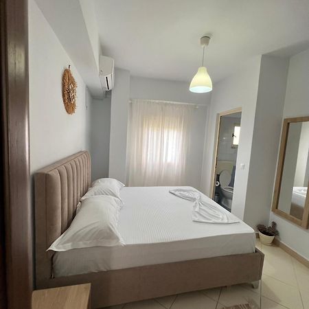 Helios Rooms Sarandë Eksteriør bilde