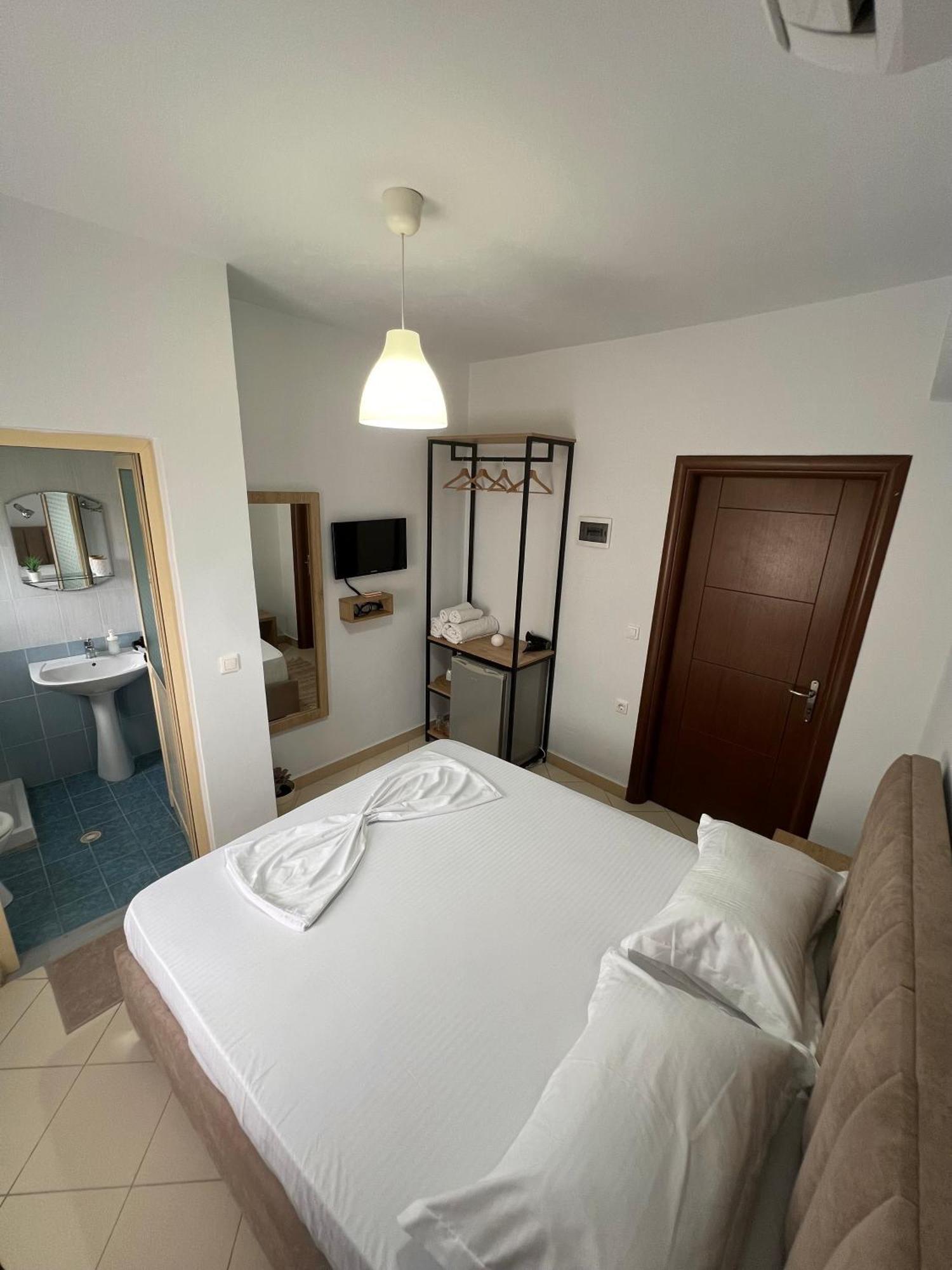 Helios Rooms Sarandë Eksteriør bilde