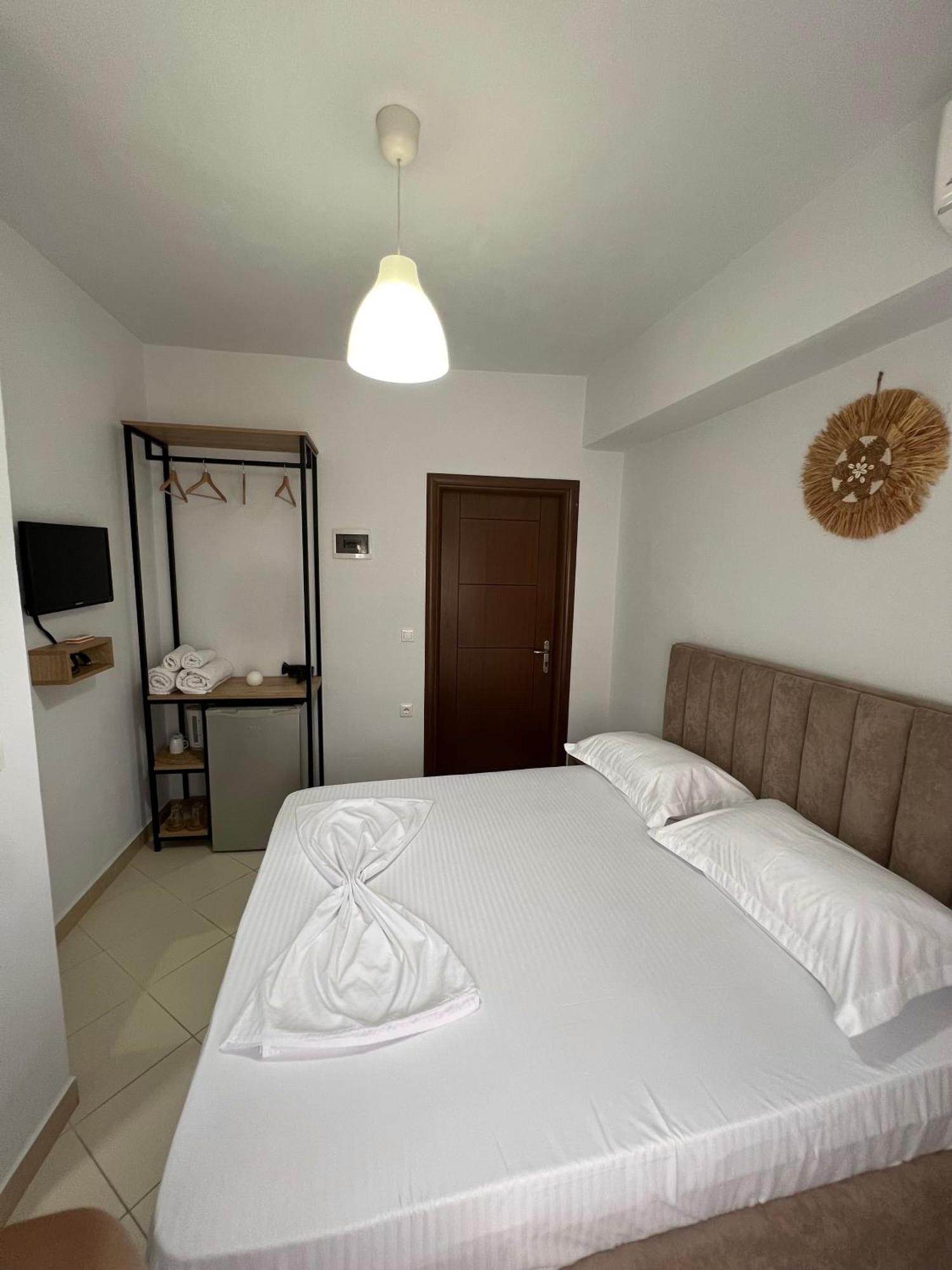 Helios Rooms Sarandë Eksteriør bilde