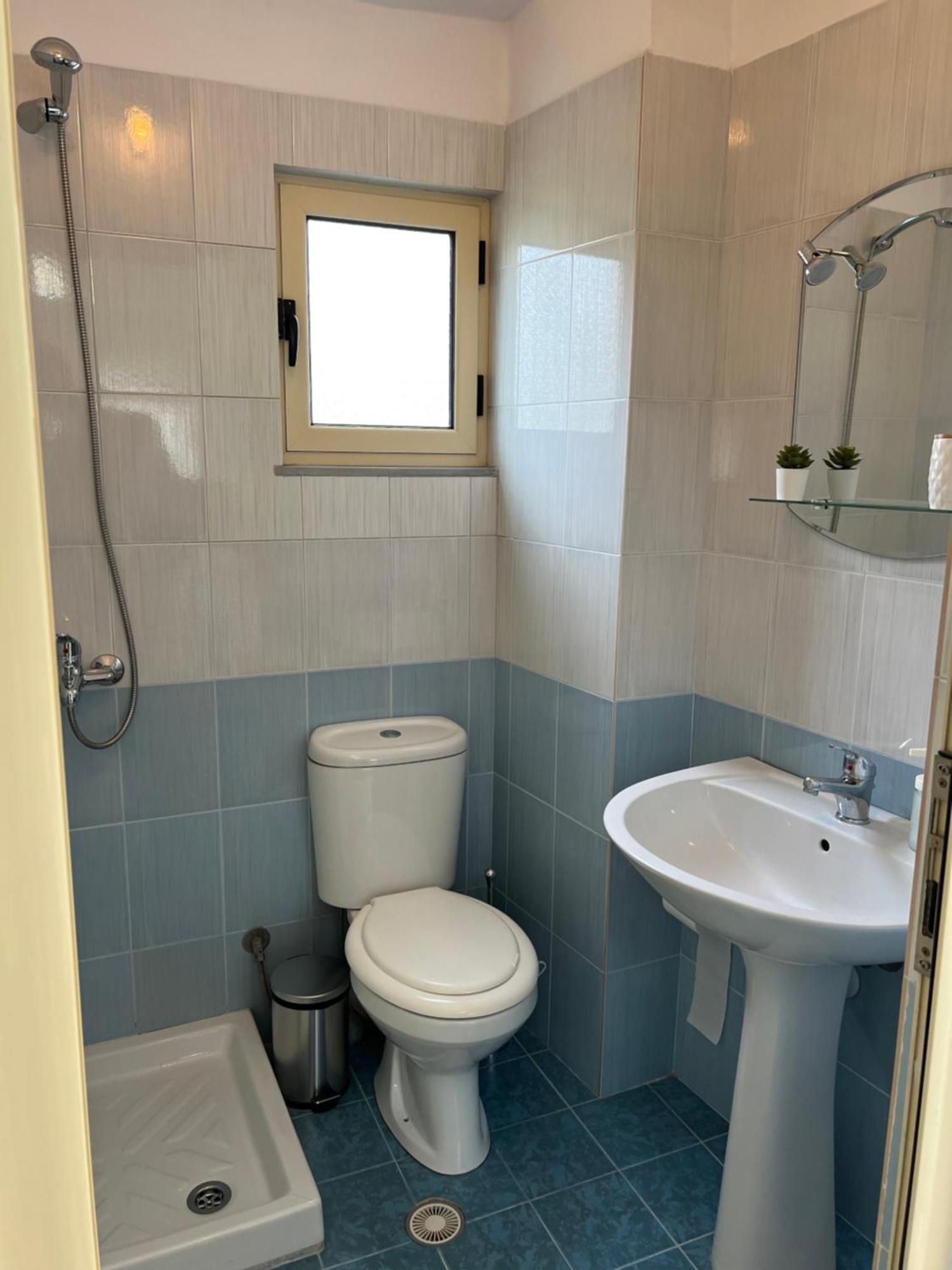 Helios Rooms Sarandë Eksteriør bilde
