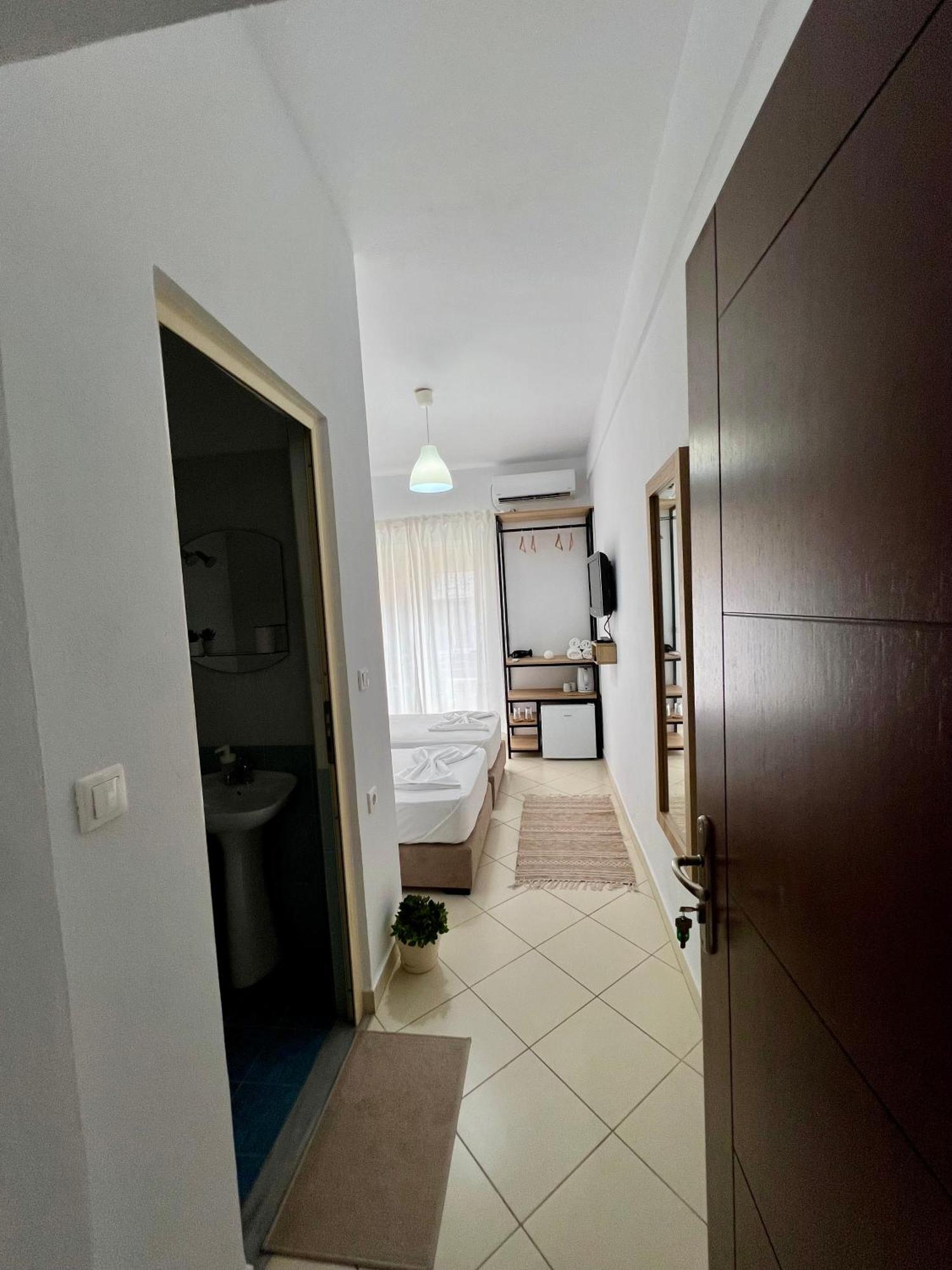 Helios Rooms Sarandë Eksteriør bilde