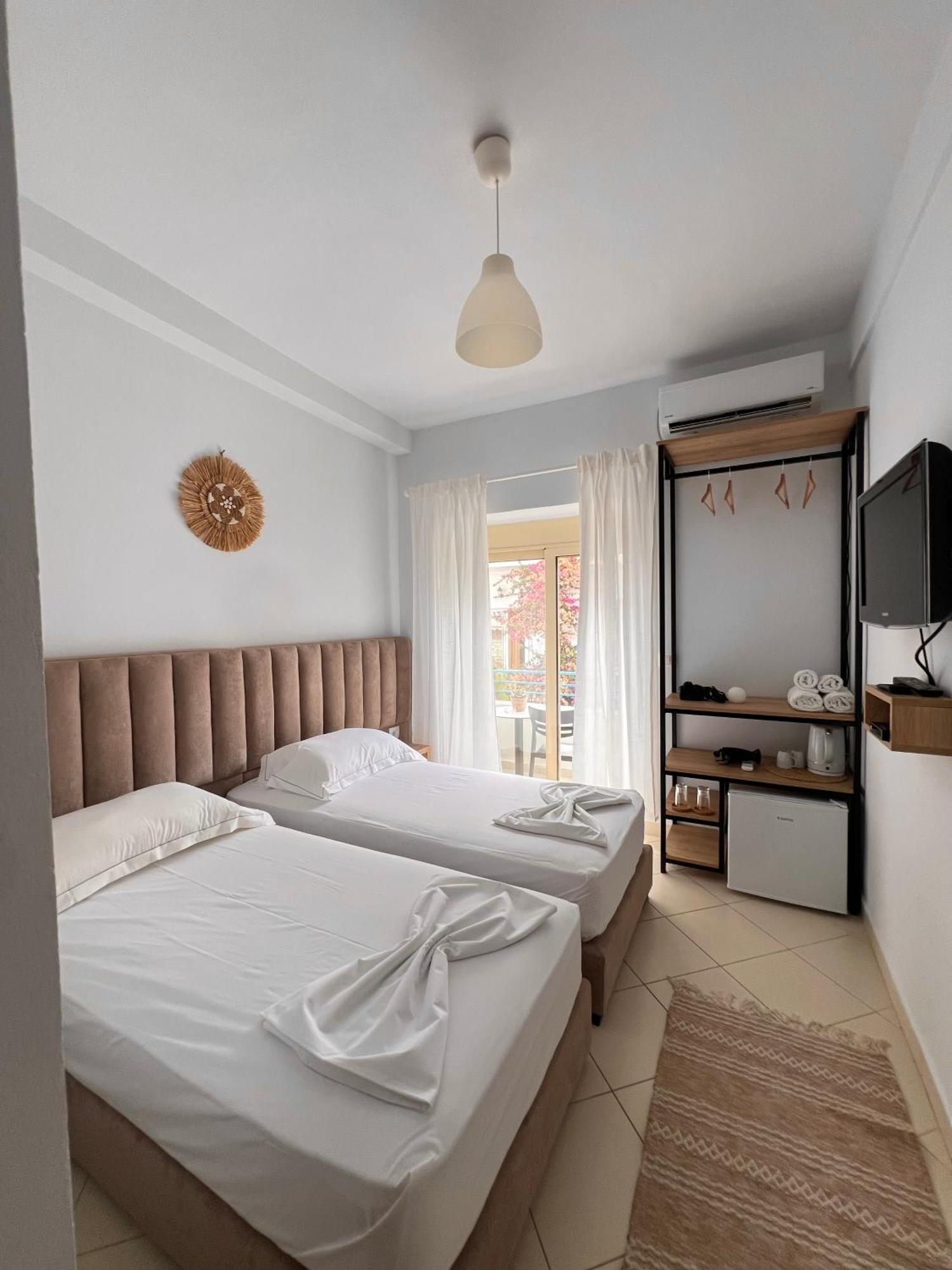 Helios Rooms Sarandë Eksteriør bilde